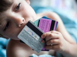 Банковская карта для ребенка: оформление и условия